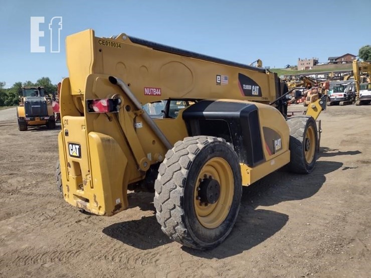 2019-caterpillar-tl1055d-image-31