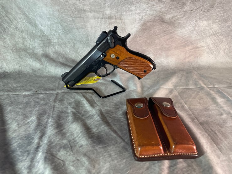 #4402-•-smith-and-wesson-model-439-9mm-luger-pistol,-sn:-a741597-image-1