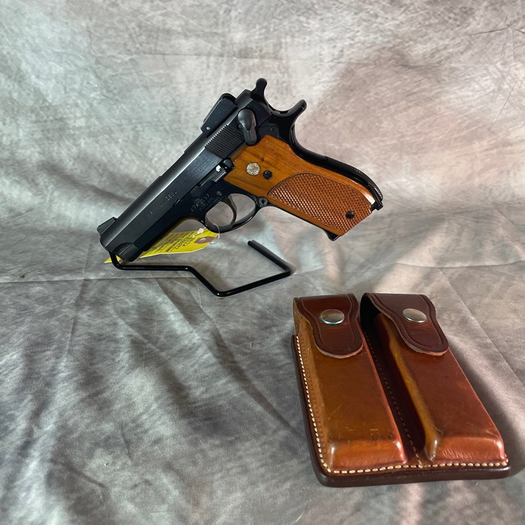 #4402 • Smith and Wesson Model 439 9mm Luger Pistol, SN: A741597