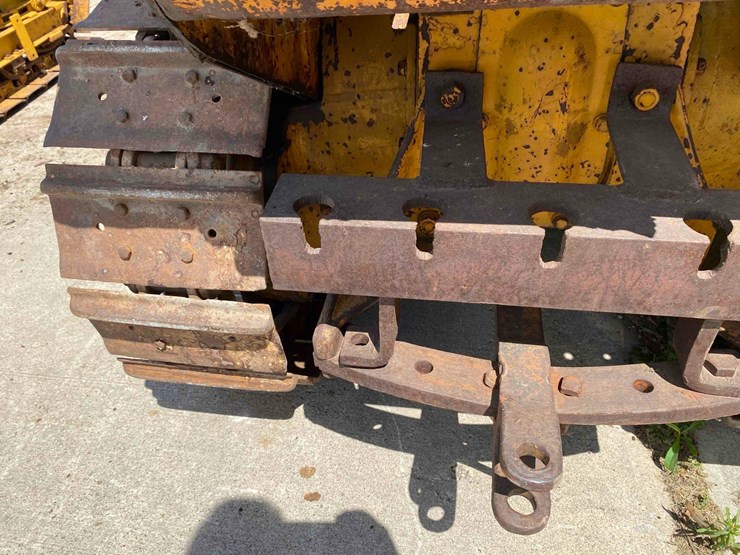 caterpillar-d2-ag-crawler-tractor-image-21