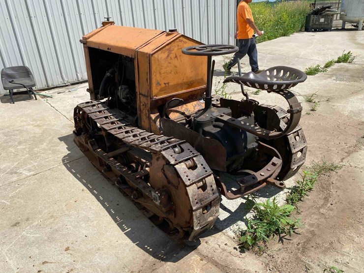 cletrac-crawler-tractor-image-4