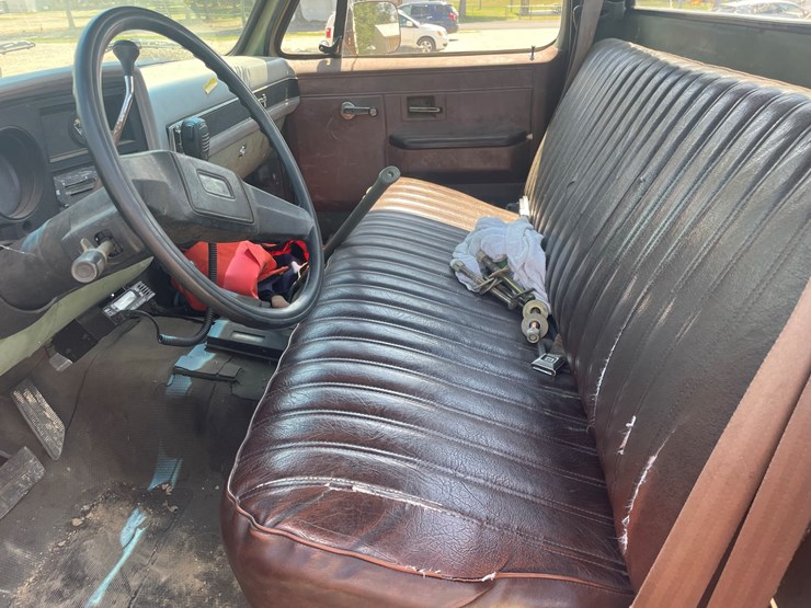 1986-chevrolet-custom-deluxe-image-18