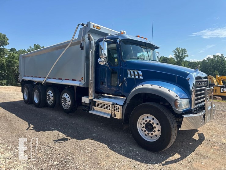 2021-mack-granite-64fr-image-3