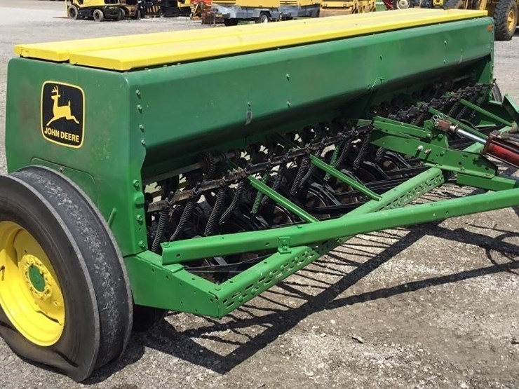 john-deere-8300-image-11