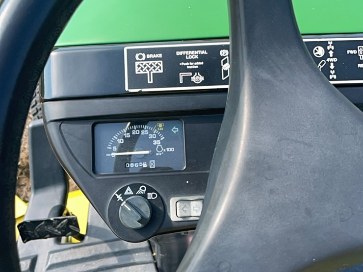 john-deere-2210-image-8