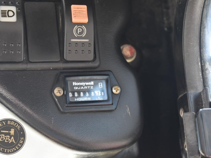 2017-takeuchi-ts50v-image-45