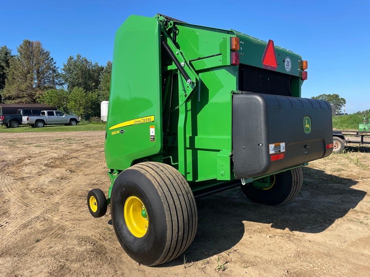2023-john-deere-560m-image-4