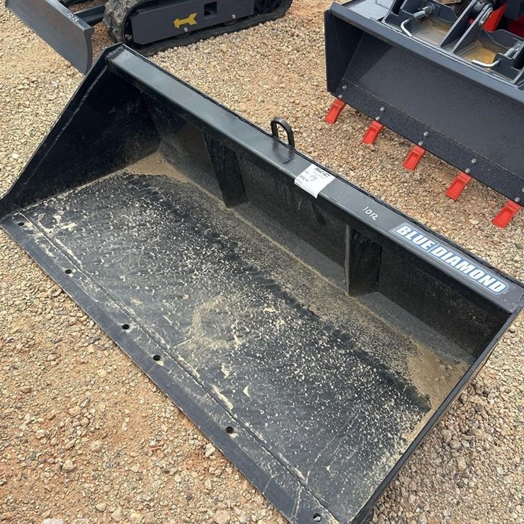 BLUE DIAMOND 60IN MINI SKID STEER BUCKET