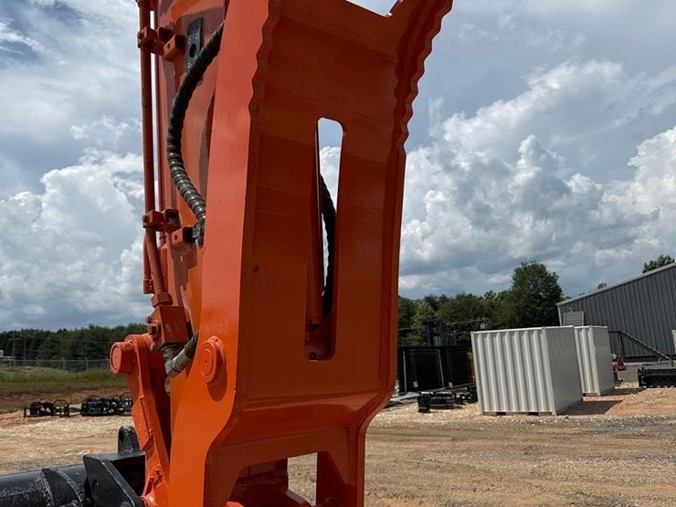 2021-hitachi-zx135us-6-image-9