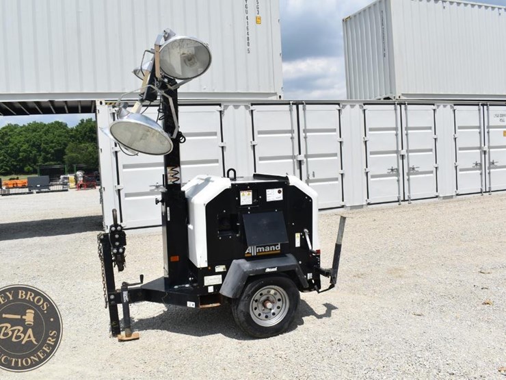2019-allmand-bros-night-lite-v-series-image-2