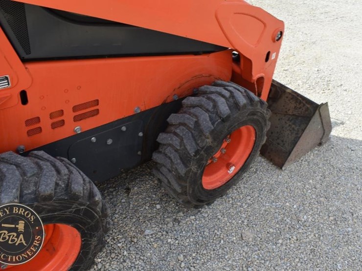 2020-kubota-ssv65-image-34