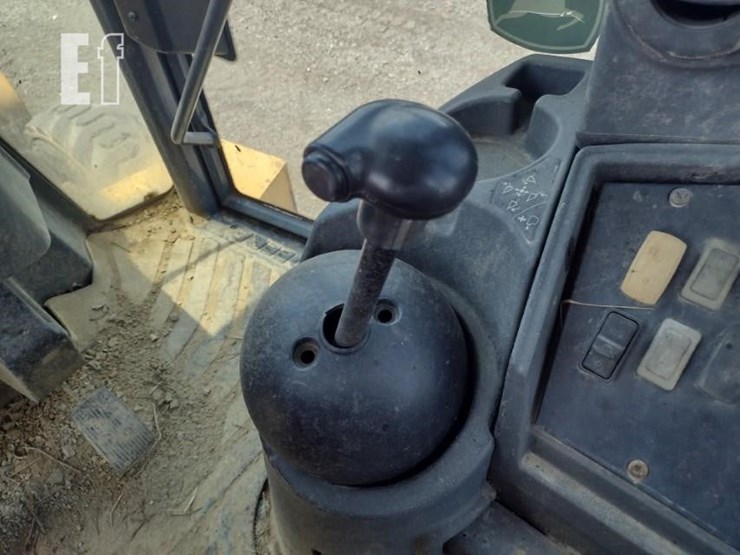 2010-deere-310j-image-9