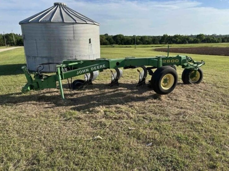 john-deere-2600-image-3