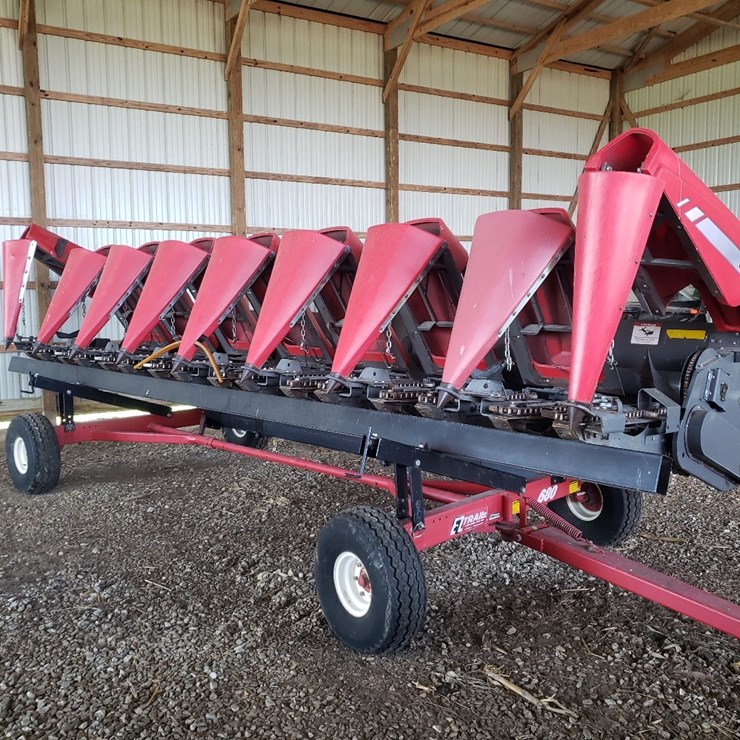2014 MF 3000-8 Corn Head - 8 row