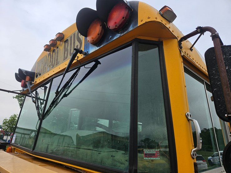 2005-freightliner-fs65-image-134