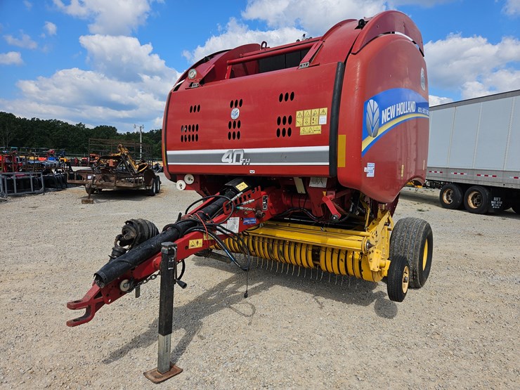 2015-new-holland-460-image-1