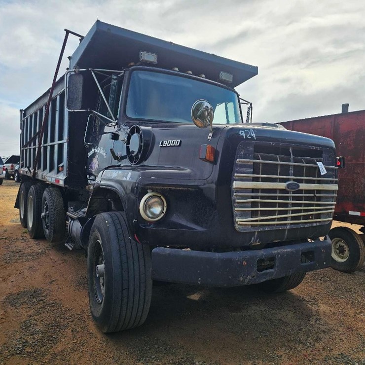 1990 FORD L