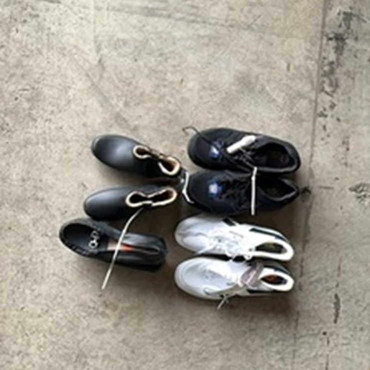 LOT#-810-4 PAIRS OF SHOES