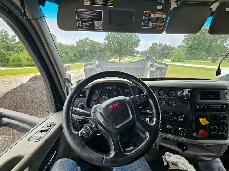 2018-peterbilt-579-image-72