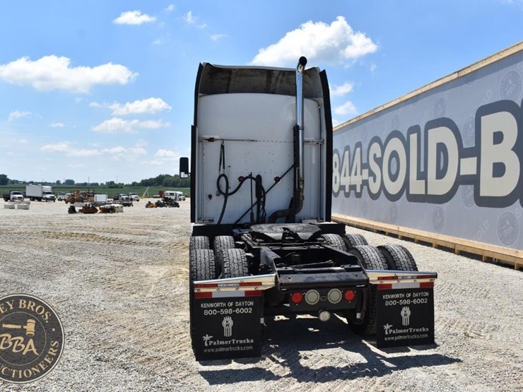 2011-kenworth-t660-image-10