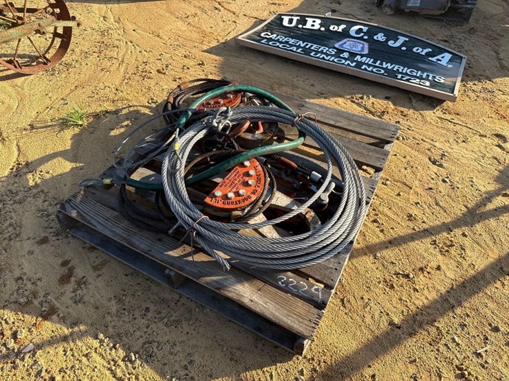 2229---pallet-of-cable-and-hooks-image-1