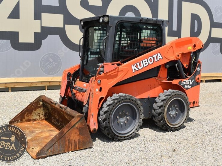 2017-kubota-ssv65-image-3