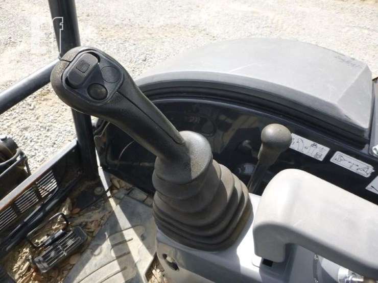 2021-deere-26g-image-8