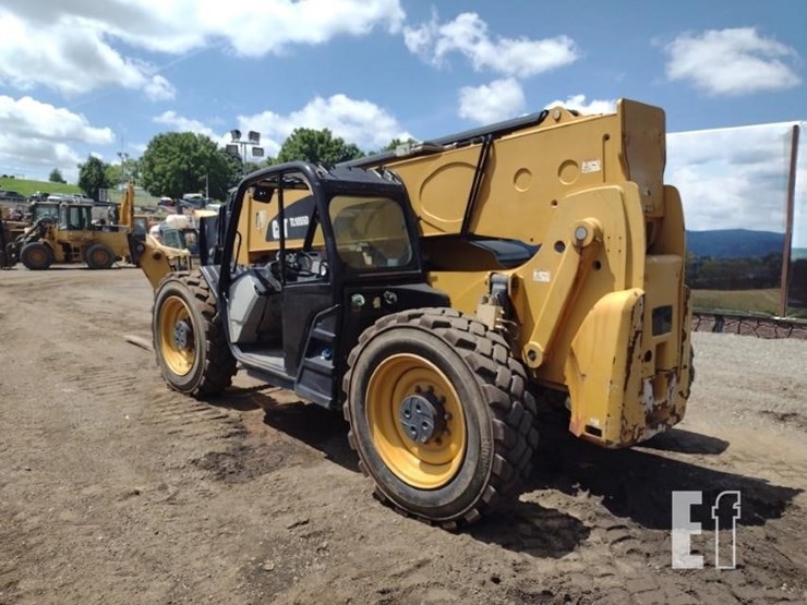 2017-caterpillar-tl1055d-image-30