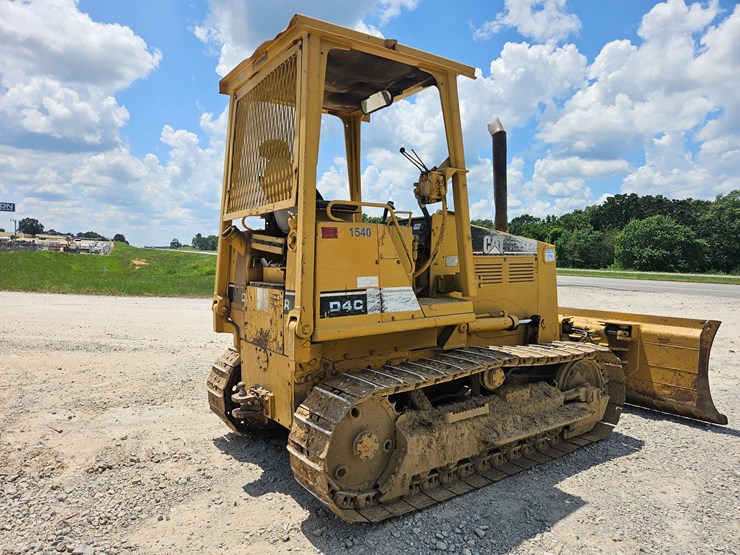 caterpillar-d4c-image-13