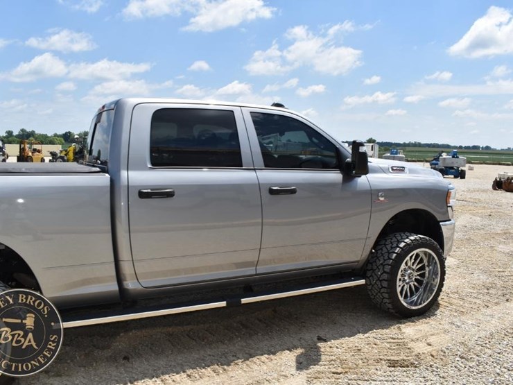 2024-ram-3500-hd-image-25