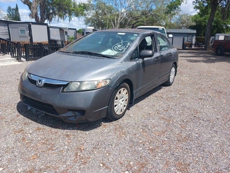 2010-honda-civic-runs/moves-vp-image-2