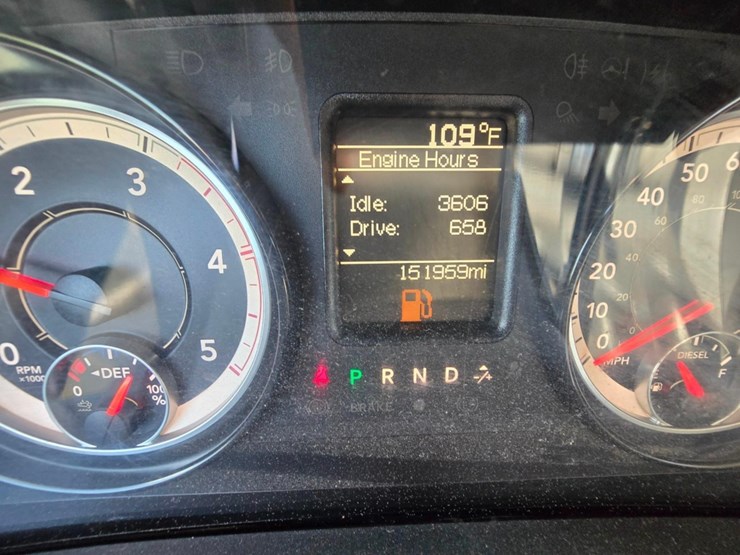 2018-dodge-ram-5500-image-21