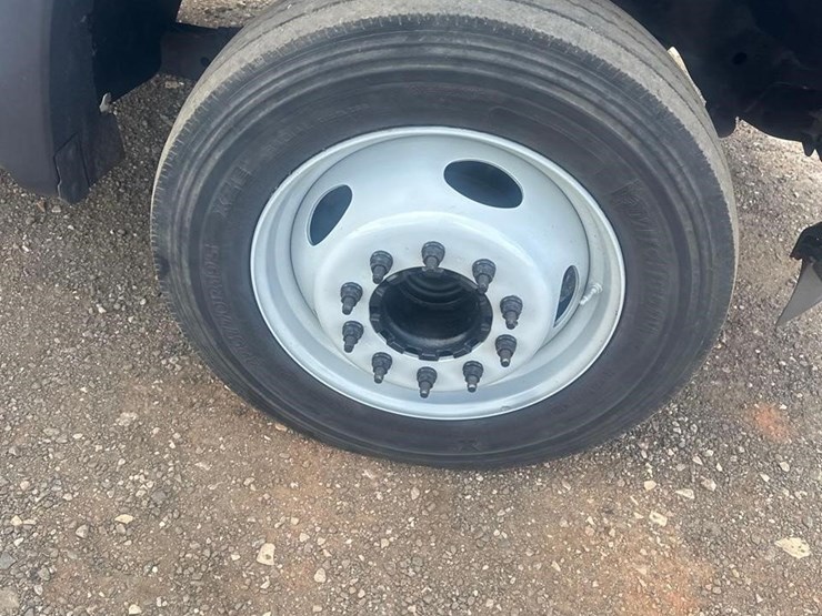 2015-ford-f550-image-9