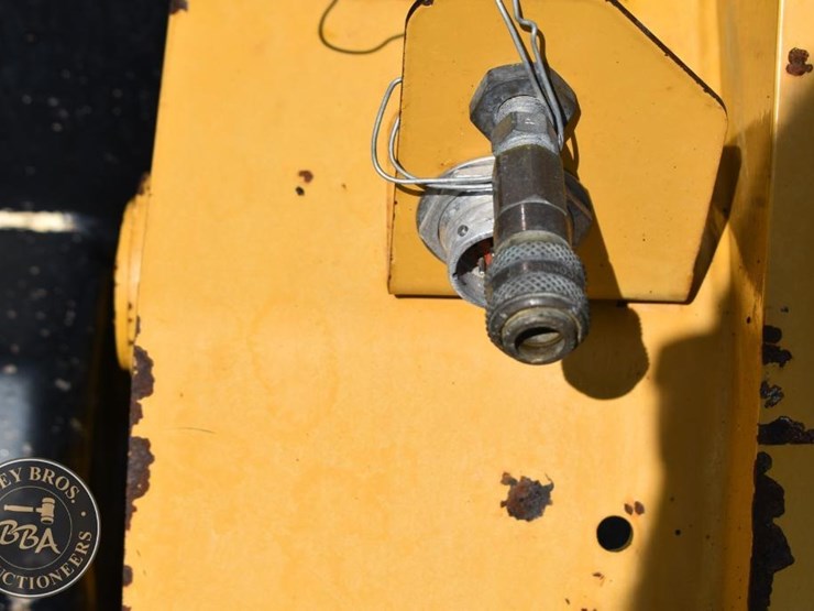 2018-caterpillar-262d-image-34