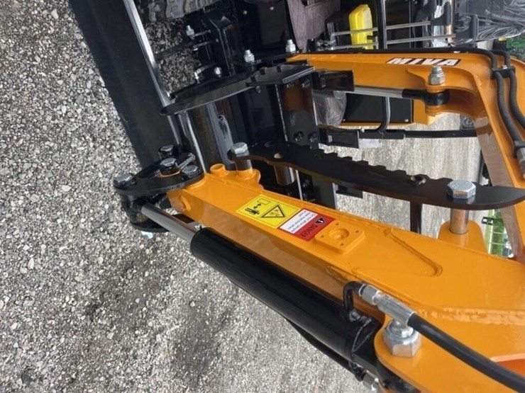 new-miva-mini-excavator-6.6t-image-14