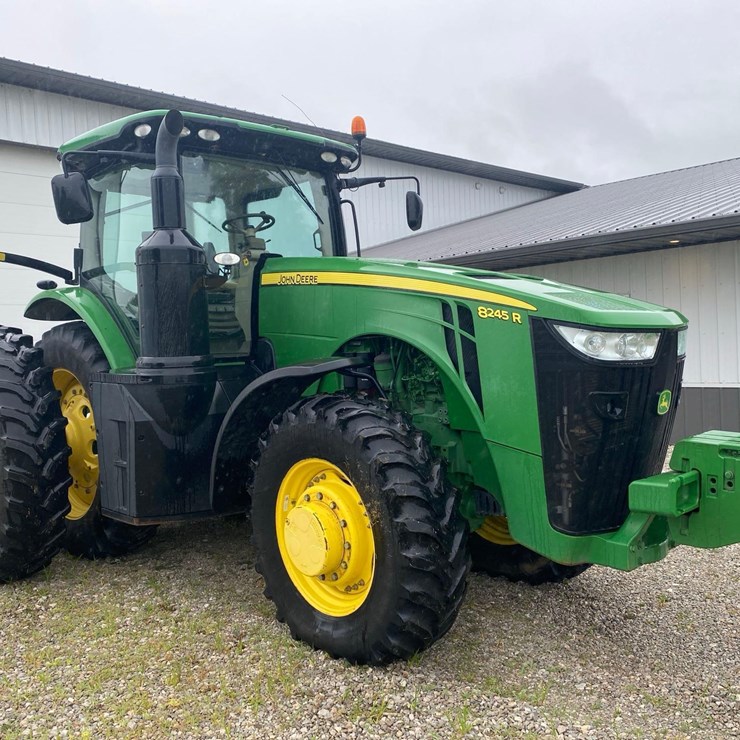 2016 JOHN DEERE 8245R