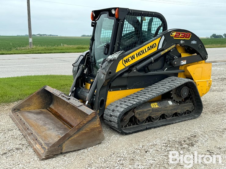2017-new-holland-c238-image-1