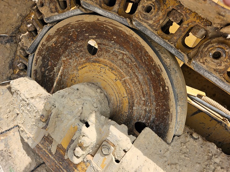 caterpillar-d4c-image-54