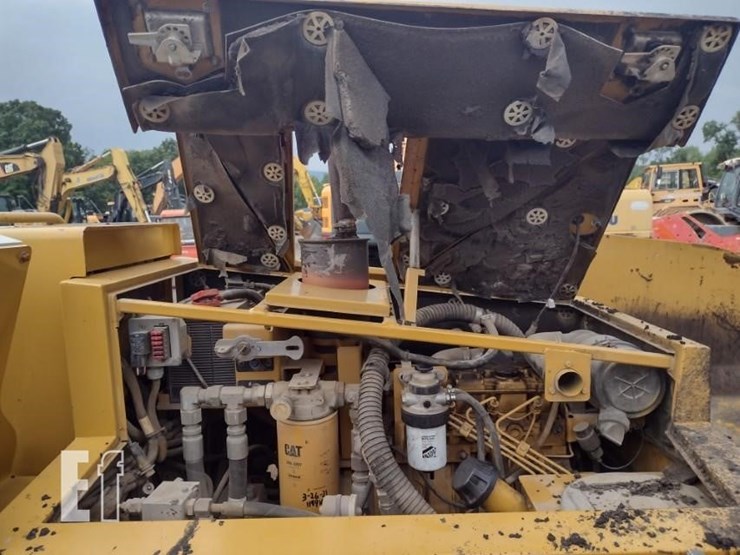 2012-caterpillar-ap-255e-image-15