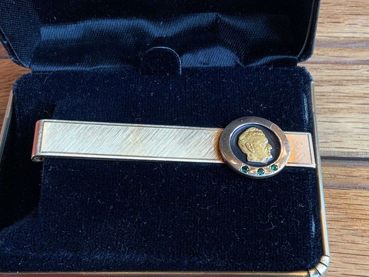 john-deere-service-tie-clip-image-2