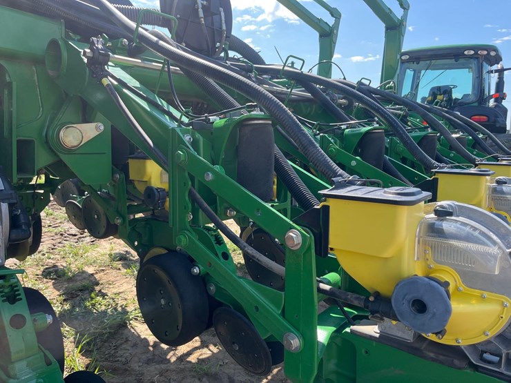 2012-john-deere-1790-image-30