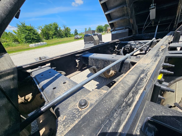 2012-peterbilt-382-image-53
