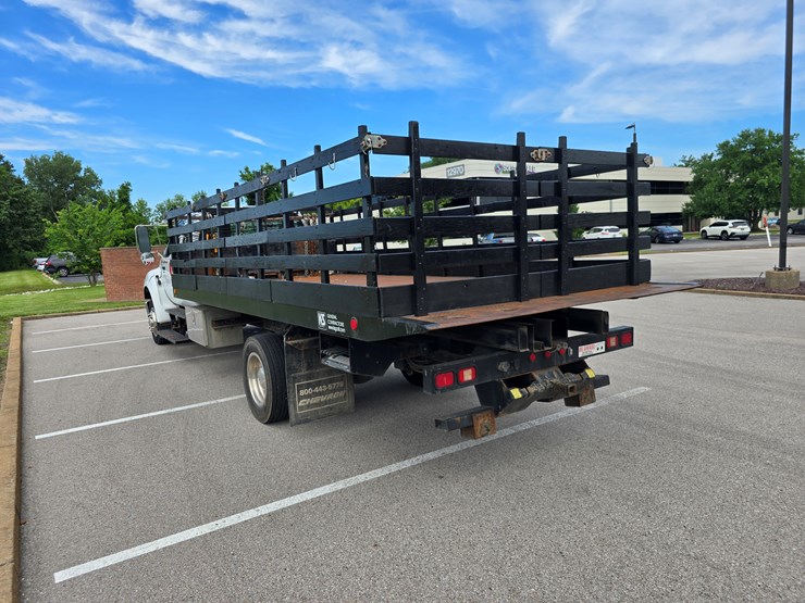 2004-ford-f650-image-19