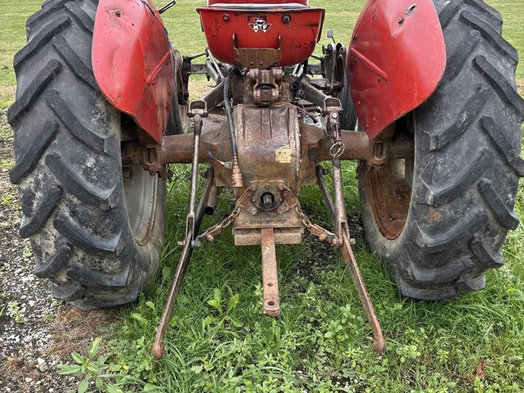massey-ferguson-135-image-11