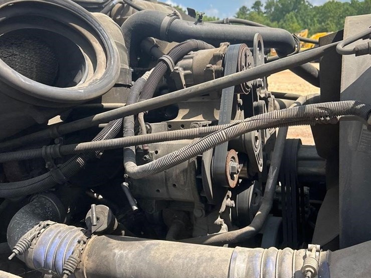 2001-freightliner-century-120-image-29
