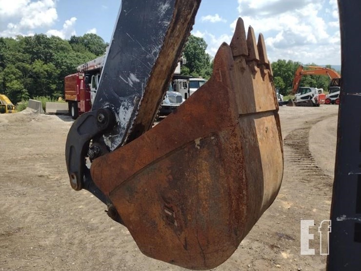 2010-deere-310j-image-30
