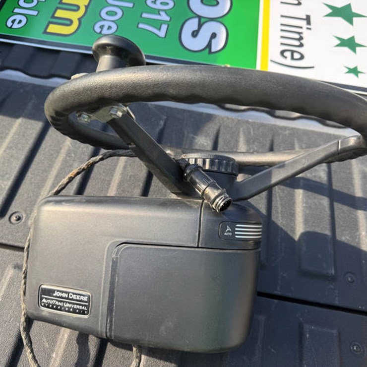 #1447 • JD ATU STEERING WHL