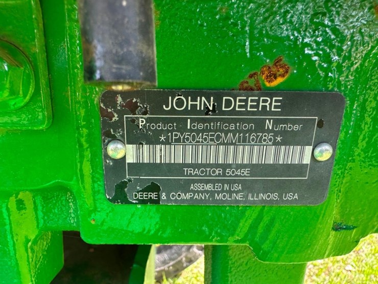 2021-john-deere-5045e-image-35