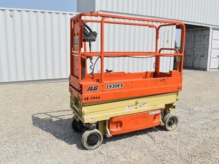 2016-jlg-1930es-image-2