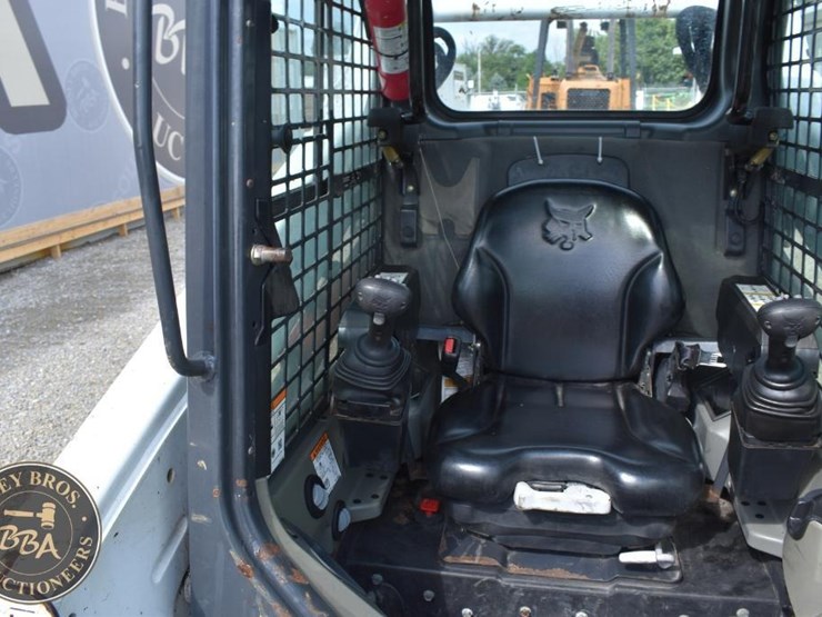 2017-bobcat-s570-image-47